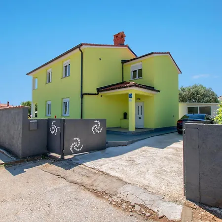 Casa Mare Near Pula By Istrabook Villa Galižana