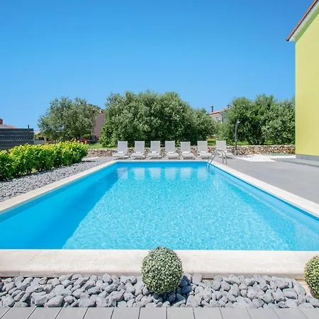 Casa Mare Near Pula By Istrabook Villa