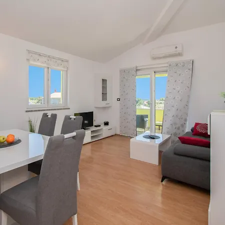 Casa Mare Near Pula By Istrabook Villa Galižana