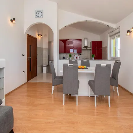 Villa Casa Mare Near Pula By Istrabook Galižana