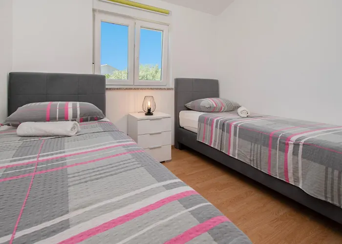 Casa Mare Near Pula By Istrabook Villa *