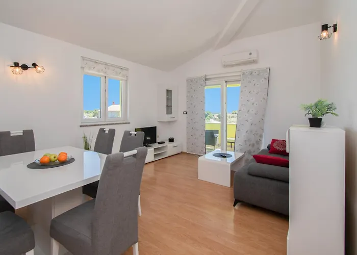 Casa Mare Near Pula By Istrabook Villa Galižana