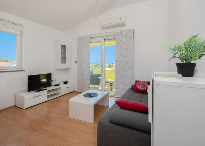 Casa Mare Near Pula By Istrabook Villa Galižana