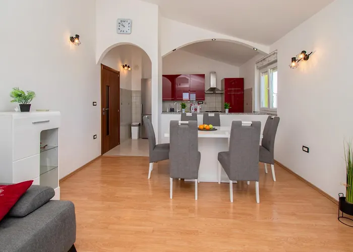 Villa Casa Mare Near Pula By Istrabook Galižana