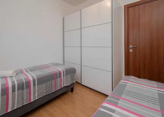 Villa Casa Mare Near Pula By Istrabook *