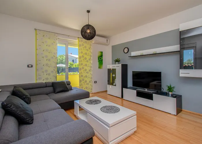 Villa Casa Mare Near Pula By Istrabook *