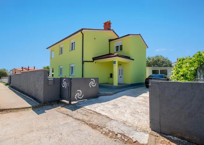 Casa Mare Near Pula By Istrabook Villa Galižana