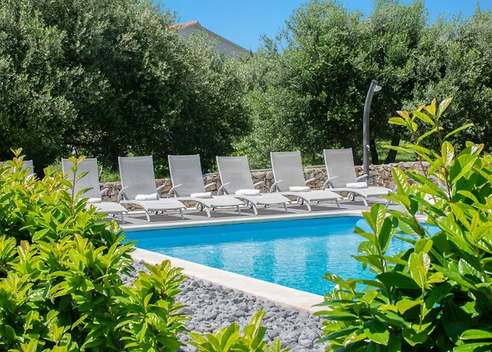 Casa Mare Near Pula By Istrabook Villa *