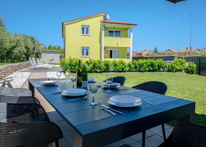 Casa Mare Near Pula By Istrabook Villa Galižana